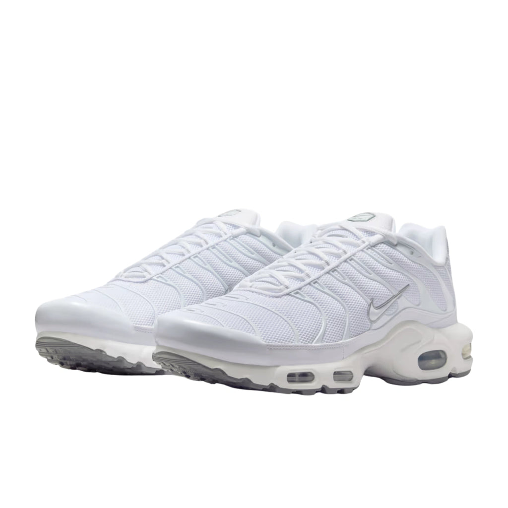 AIR MAX PLUS TRIPLE WHITE